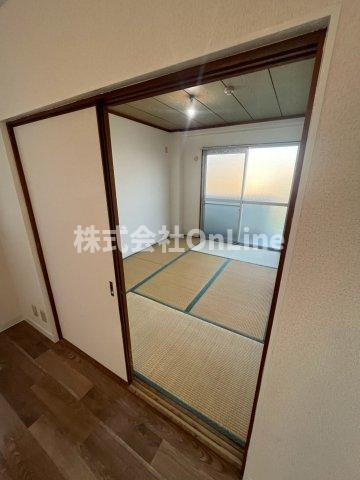 東大阪市若江西新町１丁目の賃貸マンションの和室