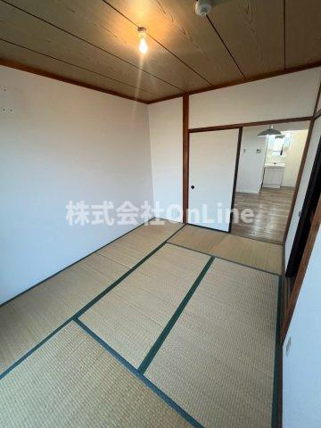 東大阪市若江西新町１丁目の賃貸マンションの和室