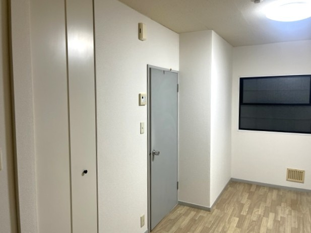 ゆったり過ごせる居間です