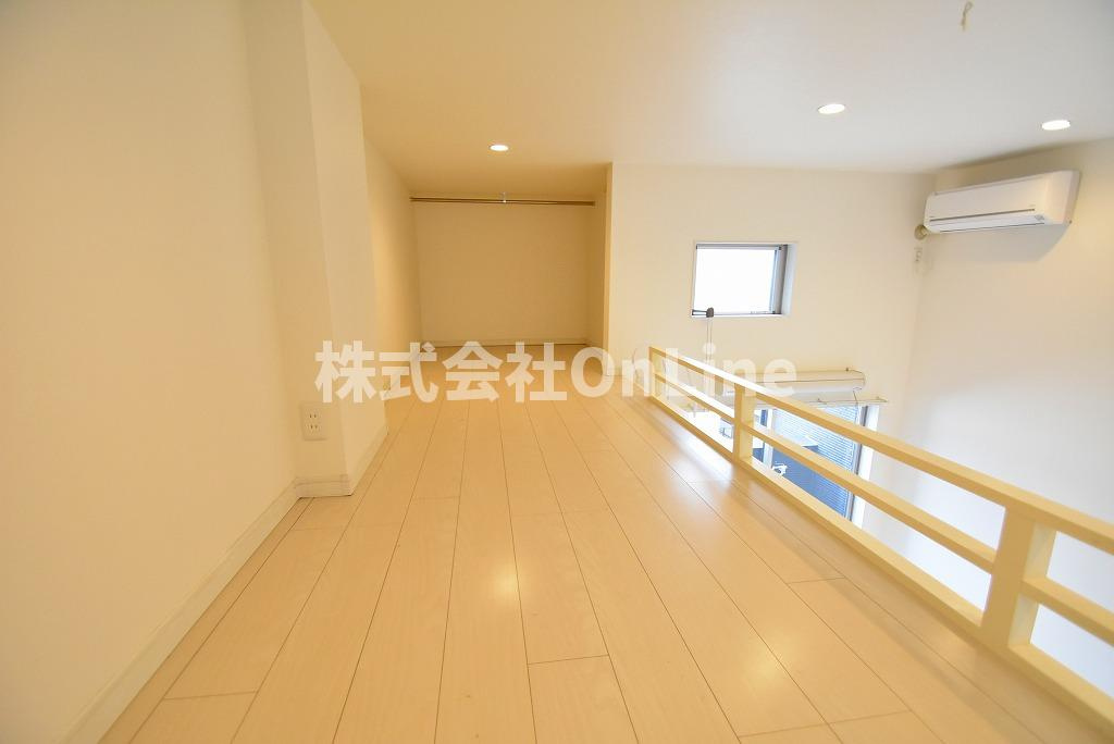 東大阪市寿町３丁目のアパートの洋室