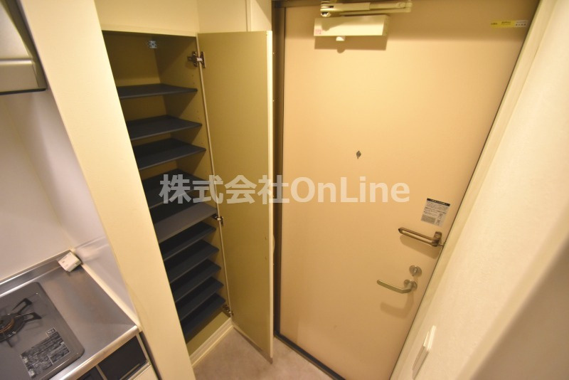 東大阪市小若江１丁目のアパートの玄関