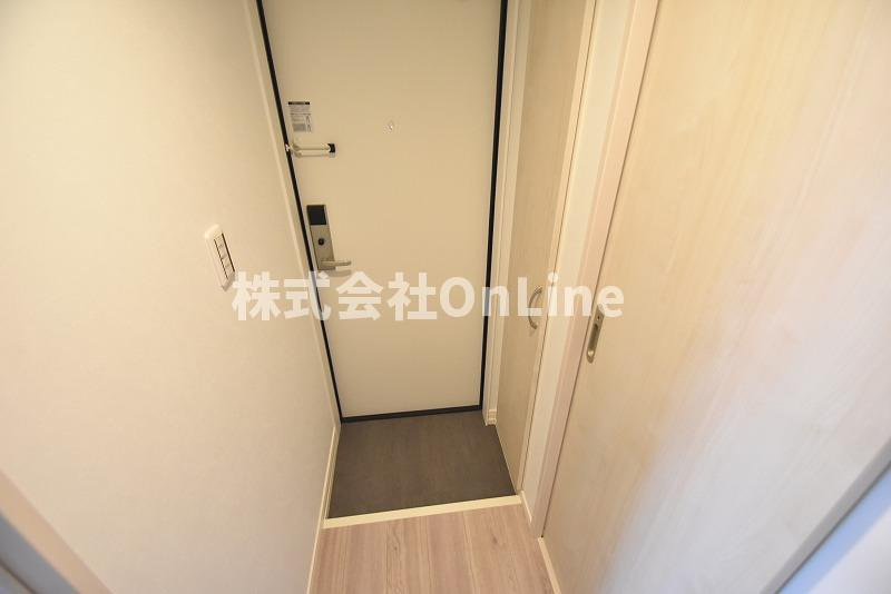東大阪市大蓮北４丁目のアパートの玄関