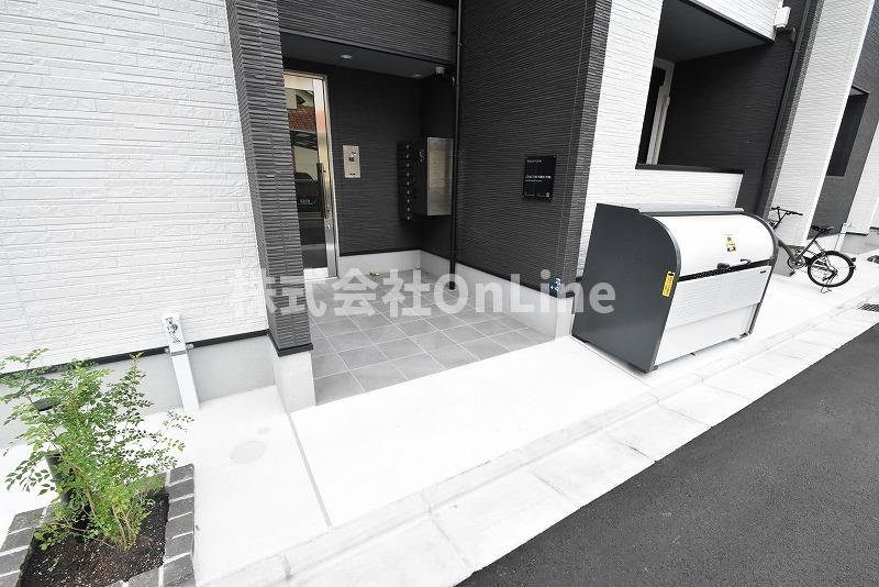 東大阪市大蓮北４丁目のアパートのエントランス