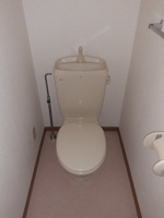 清潔感のあるトイレです