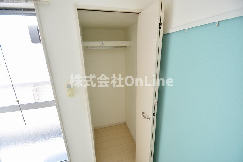 東大阪市小若江１丁目のアパートの収納