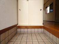 落ち着いた玄関です