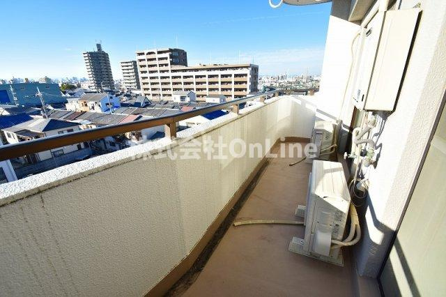 東大阪市御厨東２丁目の賃貸マンションのバルコニー