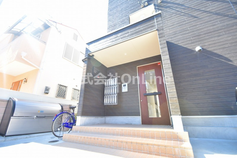 東大阪市足代南２丁目の賃貸マンションのエントランス