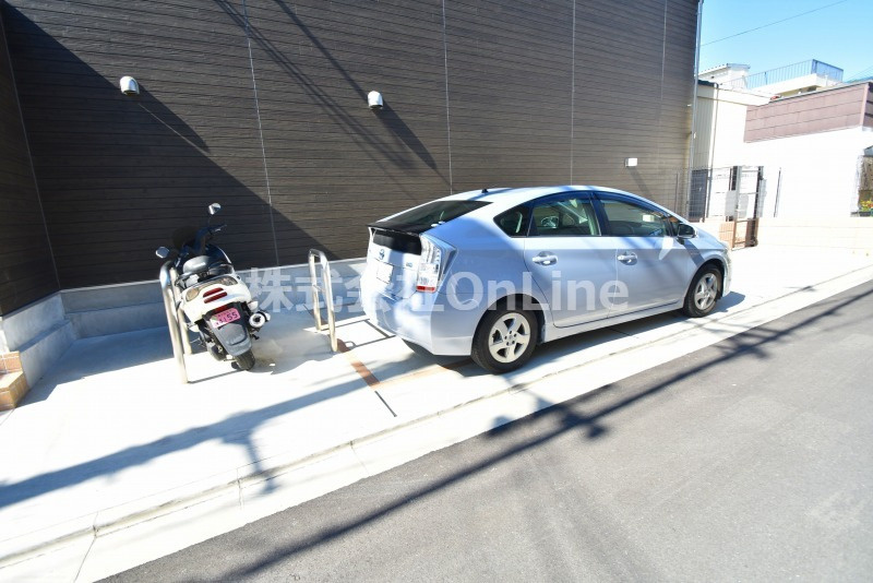 東大阪市足代南２丁目の賃貸マンションの駐車場