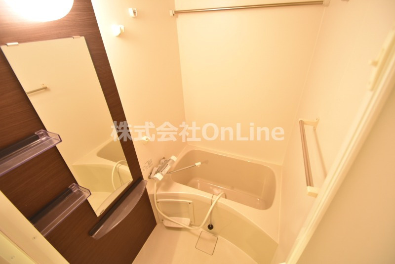 東大阪市足代南２丁目の賃貸マンションの浴室
