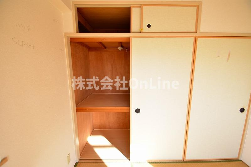東大阪市御厨東２丁目の賃貸マンションの収納