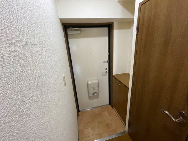 東大阪市御厨中１丁目の賃貸マンションの玄関