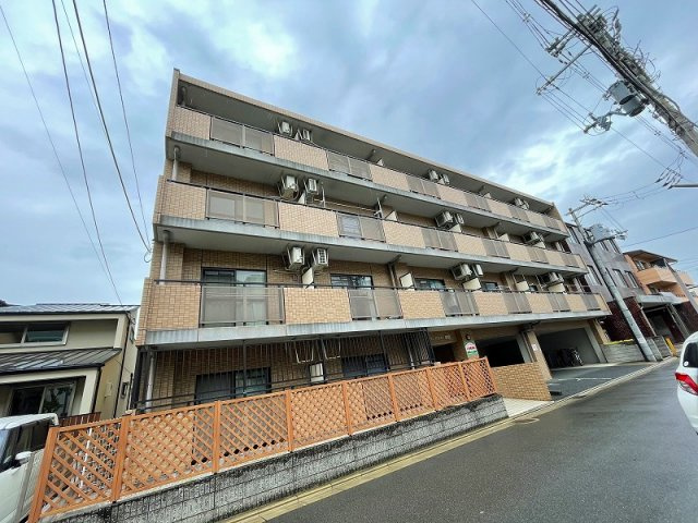 東大阪市御厨中１丁目の賃貸マンションの外観
