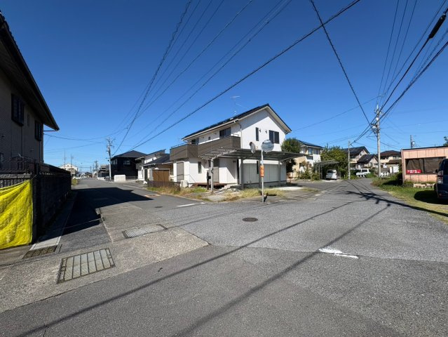 中古戸建　羽島市上中町一色　平成24年築の前面道路含む現地写真