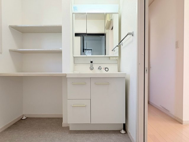 中古戸建　羽島市上中町一色　平成24年築の独立洗面台