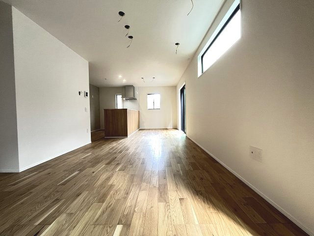 【居間・リビング】 | 福岡市南区鶴田4丁目6期　2号棟（全2棟）【仲介手数料無料・0円】 | 施工例。施工例は完成時と異なる場合があります。