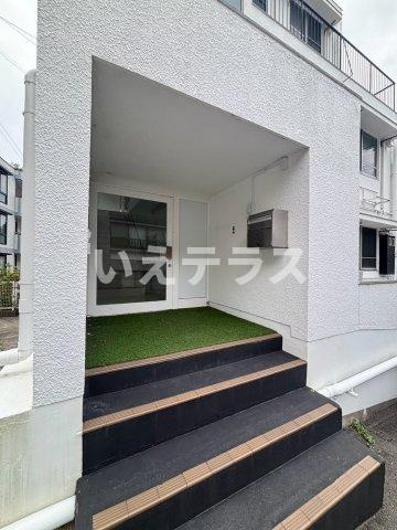 平野住宅のエントランス