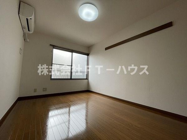 ロイヤル行徳の居間・リビング