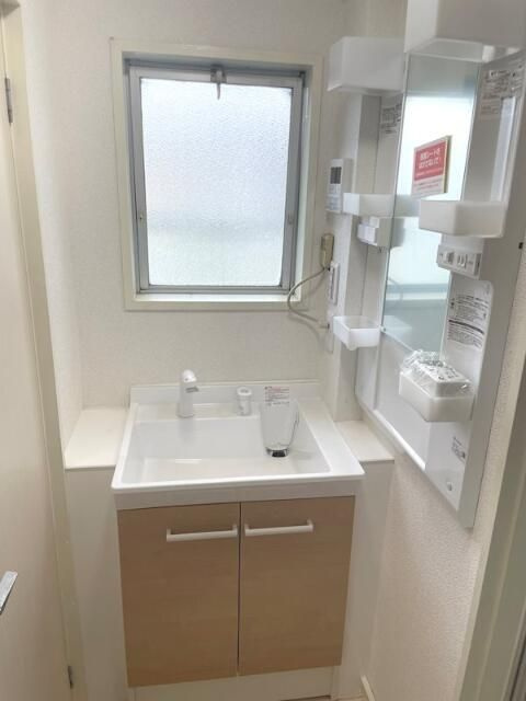 横浜市栄区長沼町の賃貸マンションの洗面所