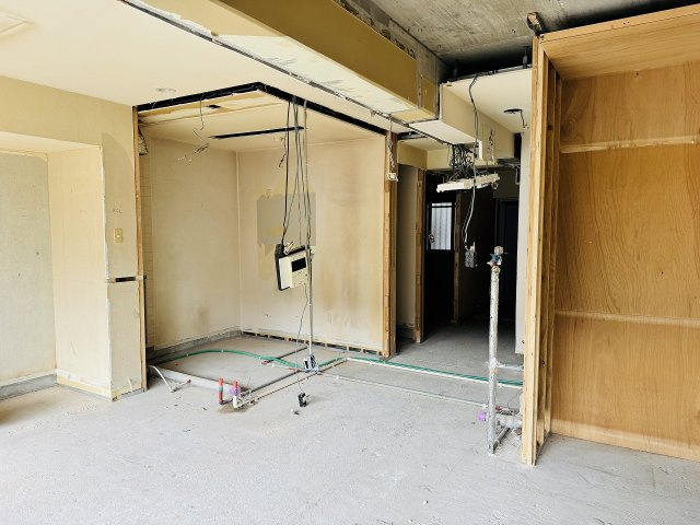 グレンモアスワＢ館の洋室|～現在フルリノベ中、詳細は当社までお気軽にお問合せ下さい～