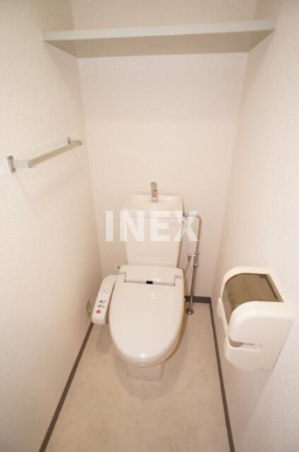 横浜市南区永田台の賃貸マンションのトイレ