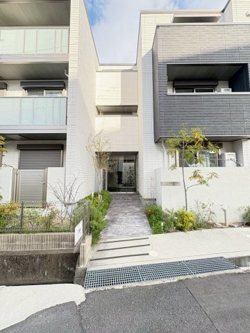 【エントランス】 | ゼストグリナージュ