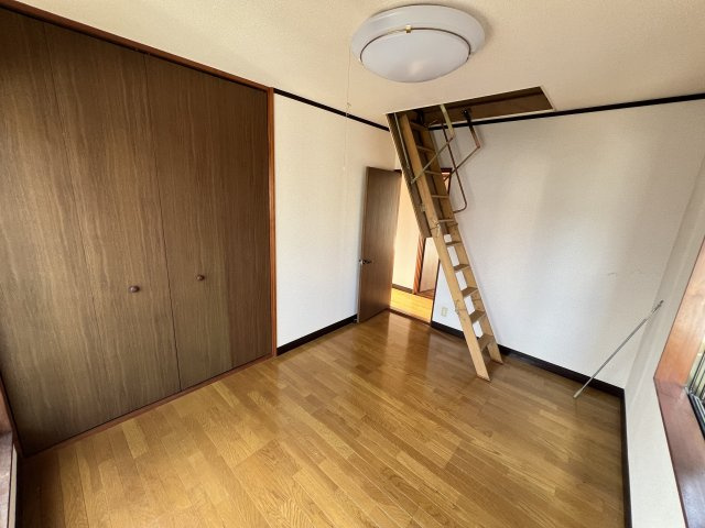 大町貸家の洋室|2階洋室6帖