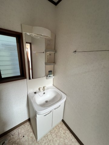 大町貸家の洗面所