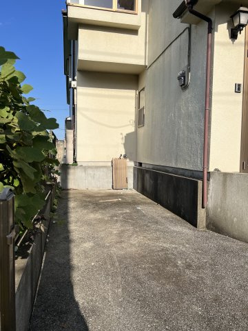 大町貸家の駐車場