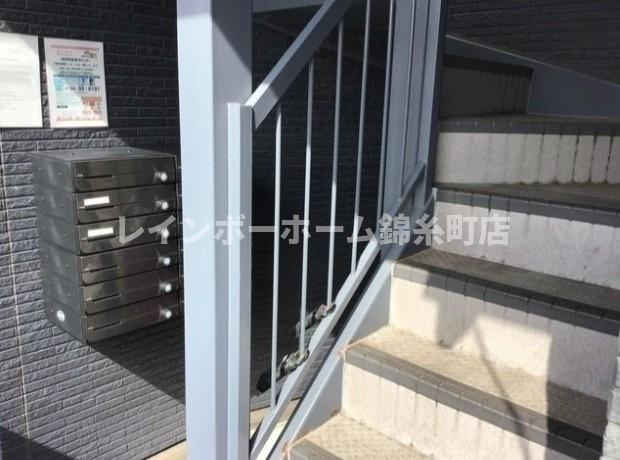 アールズコート東中山のエントランス