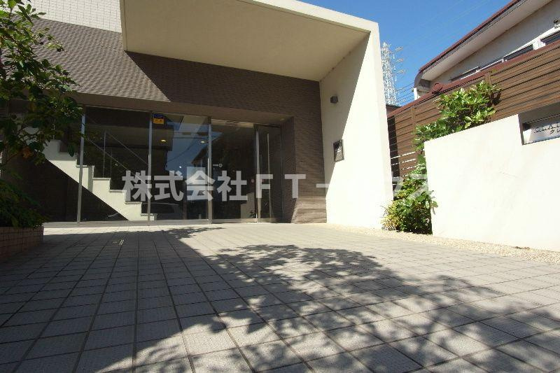 クレール和泉のエントランス