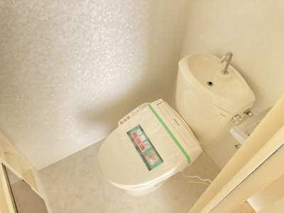【トイレ】 | メゾン石原 | 別のお部屋の写真です
