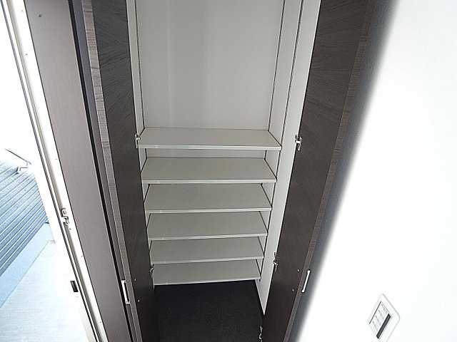 フェンネルナガタの玄関|大きなシューズBOXが有り、玄関スッキリ