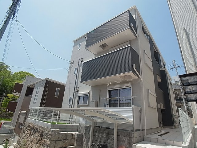 フェンネルナガタの外観|ワンフロア2戸の独立性の高い各・角部屋設計