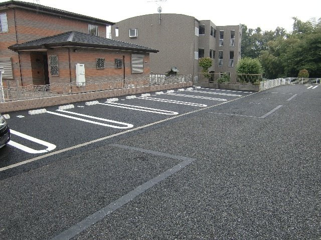 フロレスタⅣの駐車場