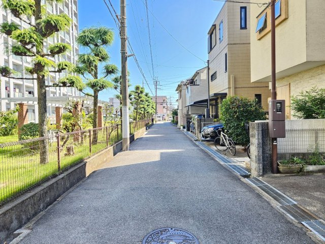 【前面道路含む現地写真】の画像