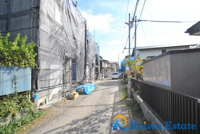 新築戸建　茅ヶ崎市共恵1丁目の前面道路含む現地写真