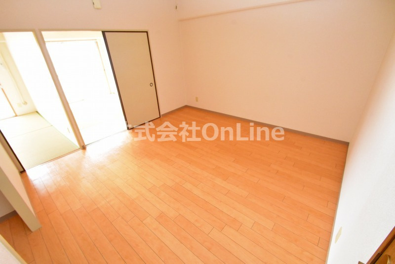 東大阪市吉田本町３丁目の賃貸マンションの居間・リビング