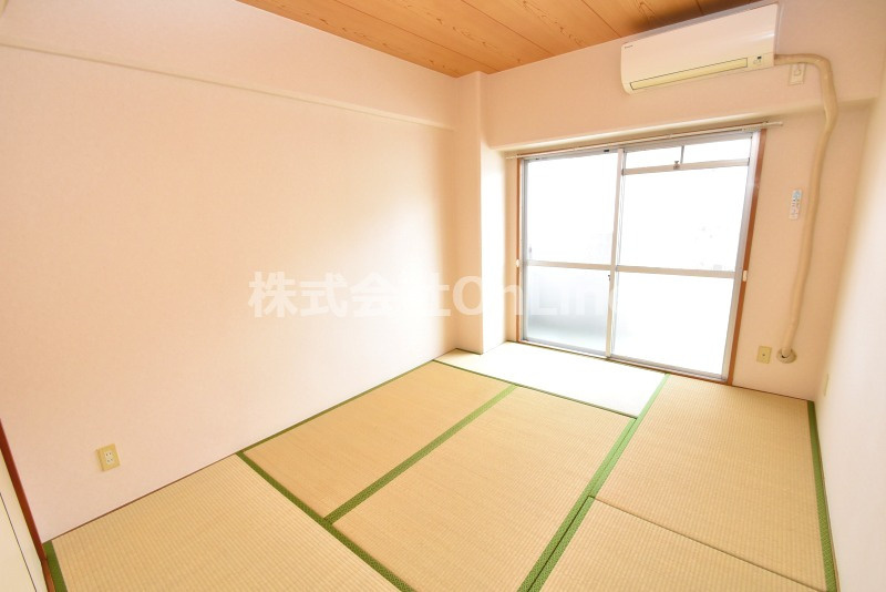 東大阪市吉田本町３丁目の賃貸マンションの和室