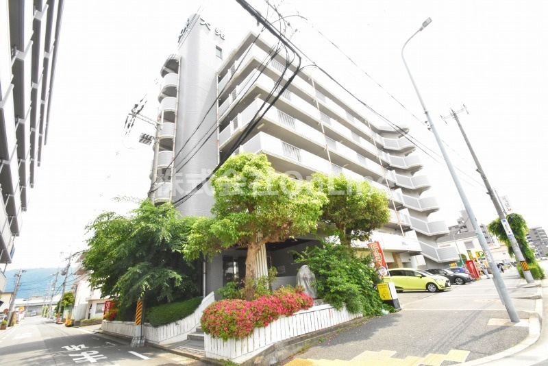 東大阪市吉田本町３丁目の賃貸マンションの外観