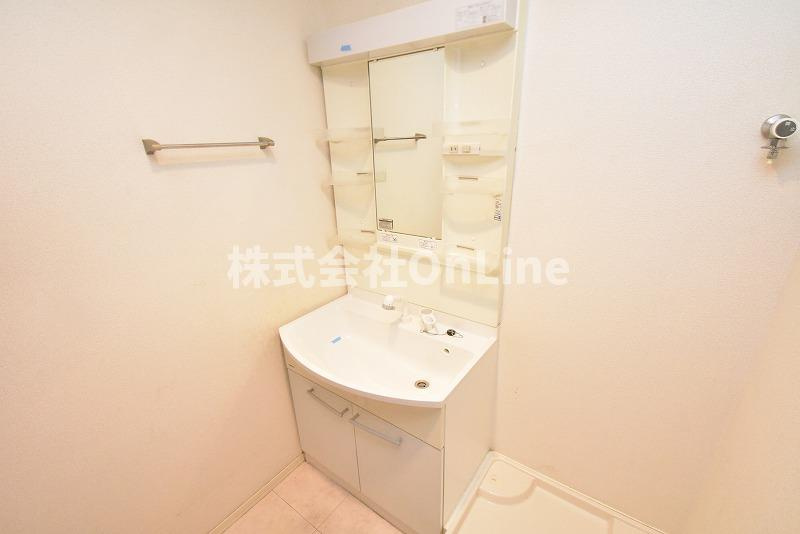 東大阪市西岩田１丁目のアパートの独立洗面台