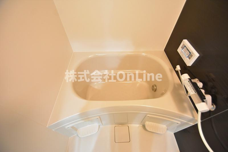 東大阪市小若江４丁目のアパートの浴室
