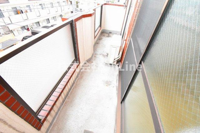 東大阪市菱屋西４丁目の賃貸マンションのバルコニー