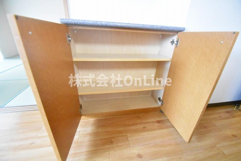東大阪市花園西町１丁目の賃貸マンションの収納
