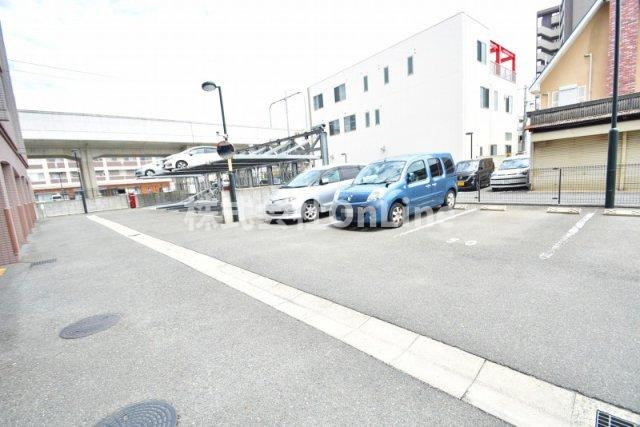 東大阪市花園西町１丁目の賃貸マンションの駐車場