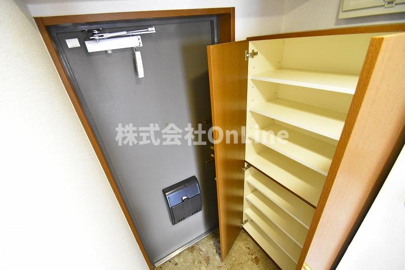 東大阪市俊徳町５丁目の賃貸マンションの収納