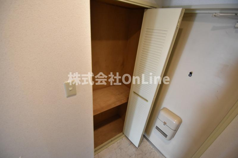 東大阪市角田１丁目の賃貸マンションの収納