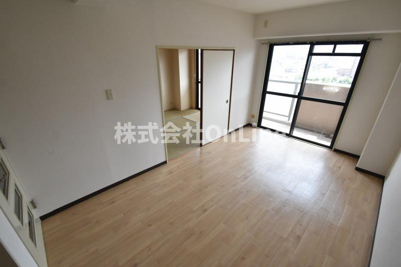 東大阪市角田１丁目の賃貸マンションの洋室
