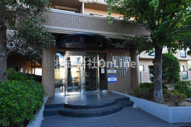 東大阪市角田１丁目の賃貸マンションのエントランス