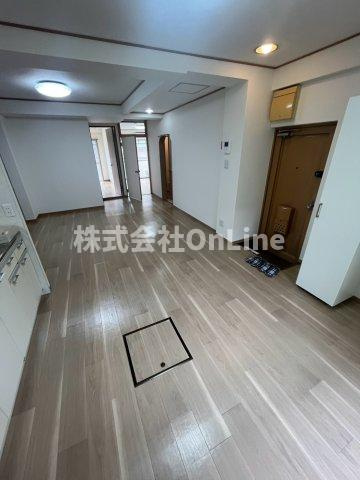 東大阪市鴻池本町の賃貸マンションの居間・リビング